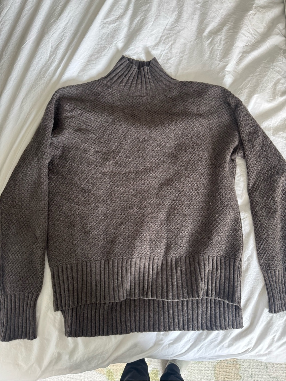Everlane Chocolate Brown Recycled Cashmere Mock Neck Sweater - Picture 1 of 3